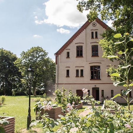 Gutshaus Zarchlin Apartment Barkhagen Bagian luar foto