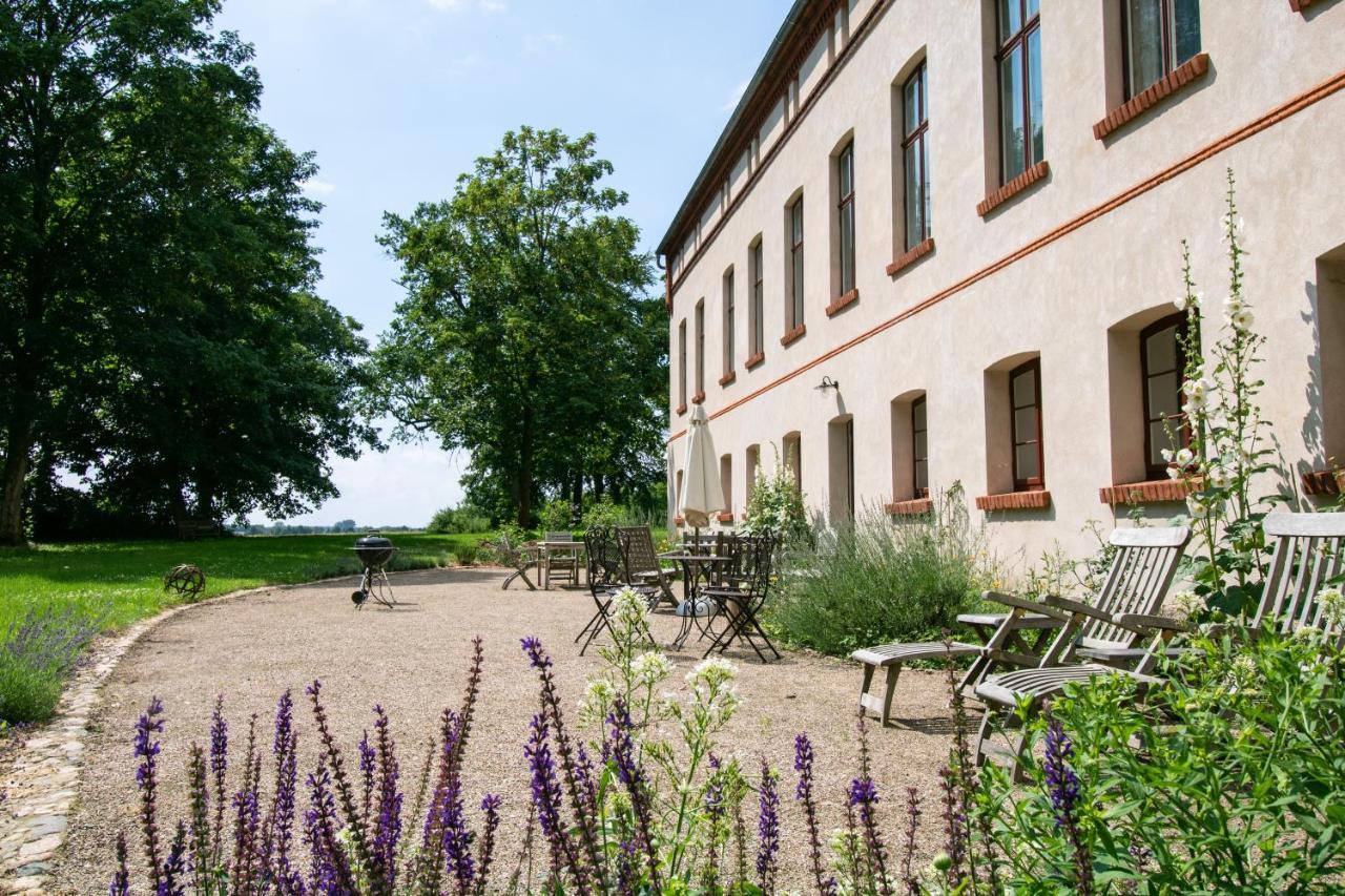 Gutshaus Zarchlin Apartment Barkhagen Bagian luar foto
