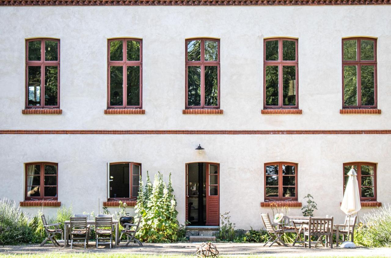 Gutshaus Zarchlin Apartment Barkhagen Bagian luar foto